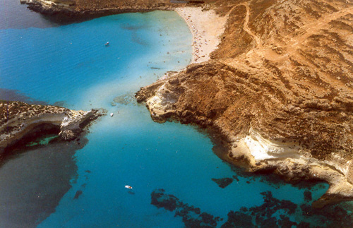Anflug Lampedusa vorbei an der Isola Dei Conigli